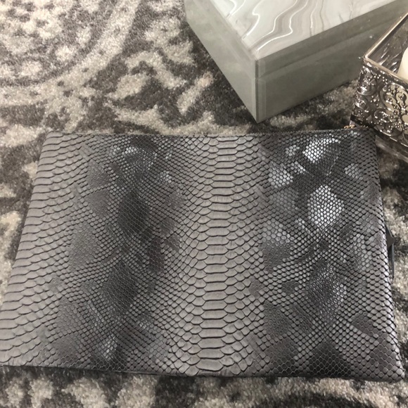 Grey Snakeskin Look Clutch Handbag Purse w Tassel NWT - Picture 3 of 9